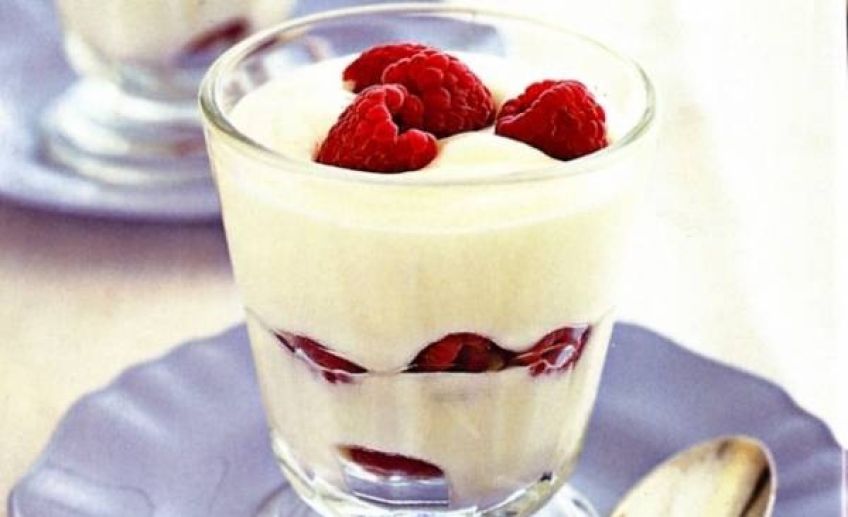 آموزش تهیه دسر شکلات سفید و تمشک