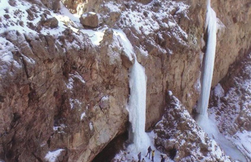 آبشار اسکندر تبریز مکان مناسبی جهت تمرینات یخ نوردی