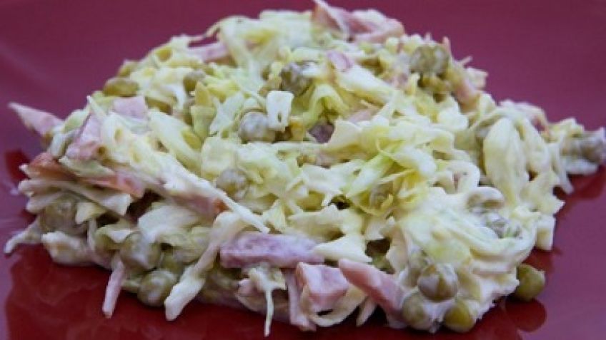 دستور تهیه سالاد کلم و نخود فرنگی