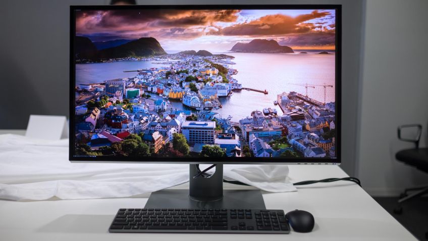 مشخصات صفحه نمایش اولتراشارپ UP3218K دل