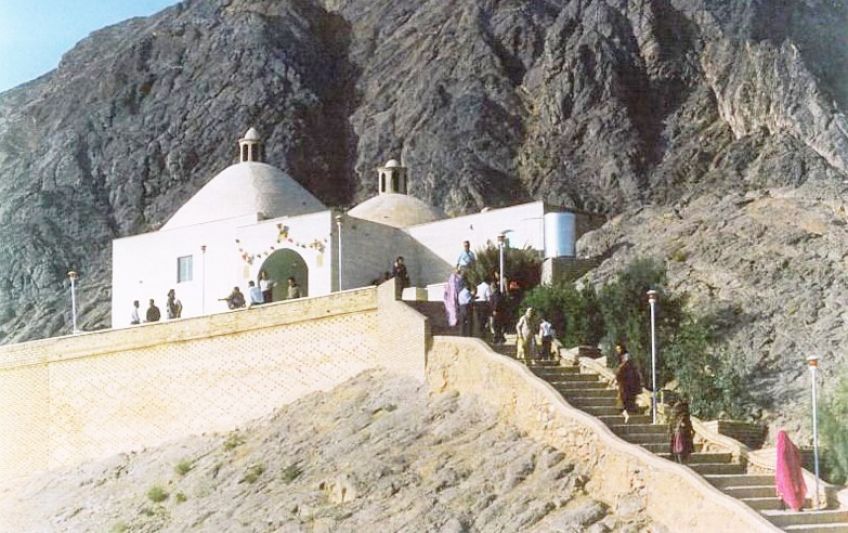 پیر هریشت اردکان در یزد از نیایشگاه‌ های زرتشتیان
