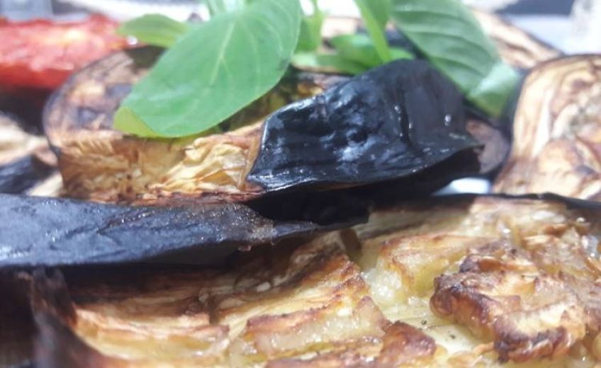 آموزش تهیه بادمجان رژیمی سرخ شده