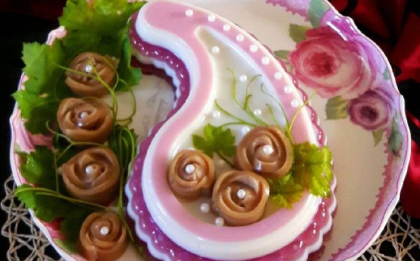 آموزش تهیه ژله بستنی با  تزئین ژله رولی