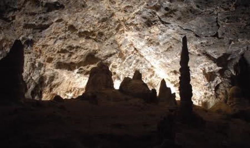 غار اشکفت یزدان شهرستان اردکان یزد