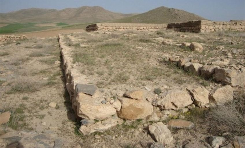 تپه بابا جان نورآباد بیانگر قدمت چندهزار ساله لرستان
