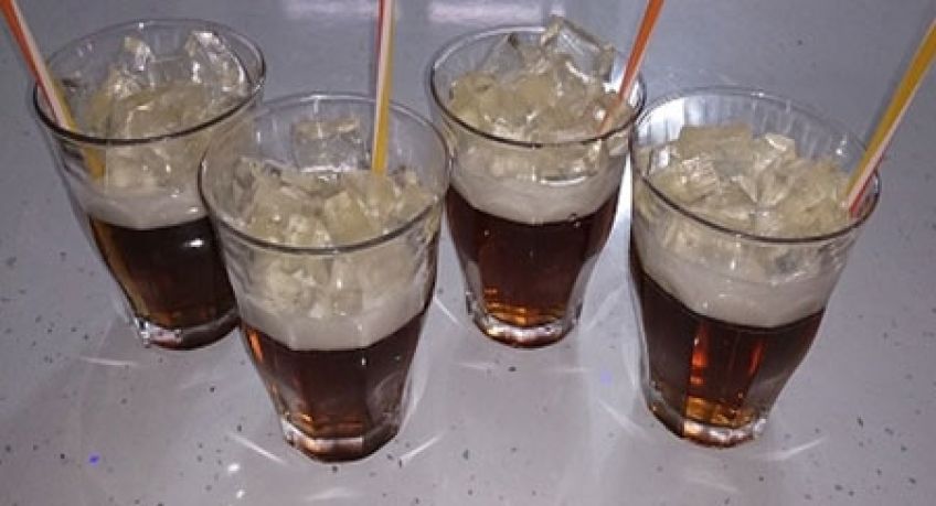 آموزش تهیه ژله نوشابه با کف و یخ دسری مناسب برای روزهای گرم تابستانی