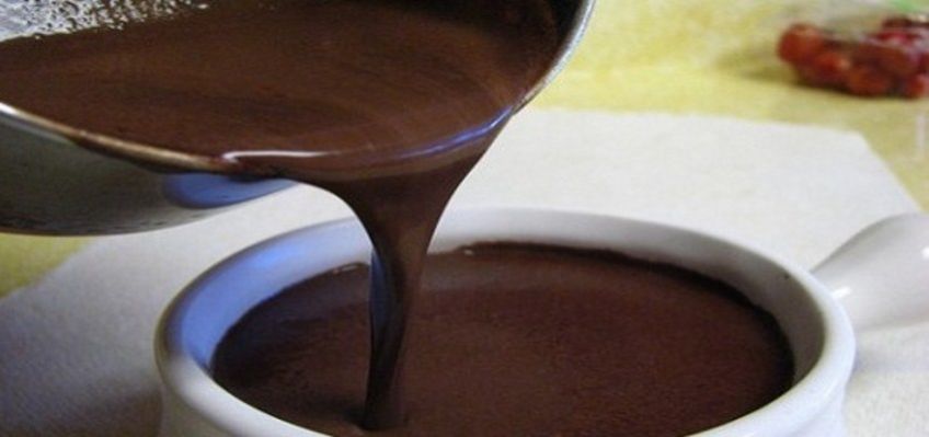 روش آماده کردن شکلات داغ خانگی