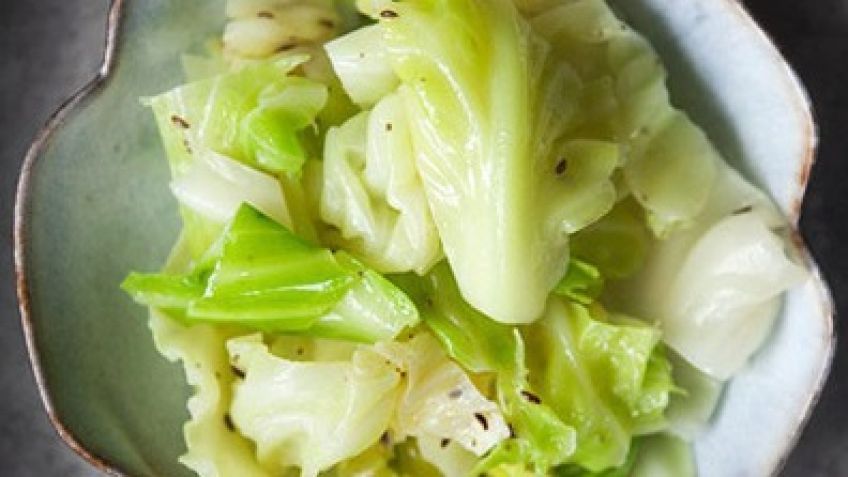 روش تهیه سالاد کاهو پیچ با کره