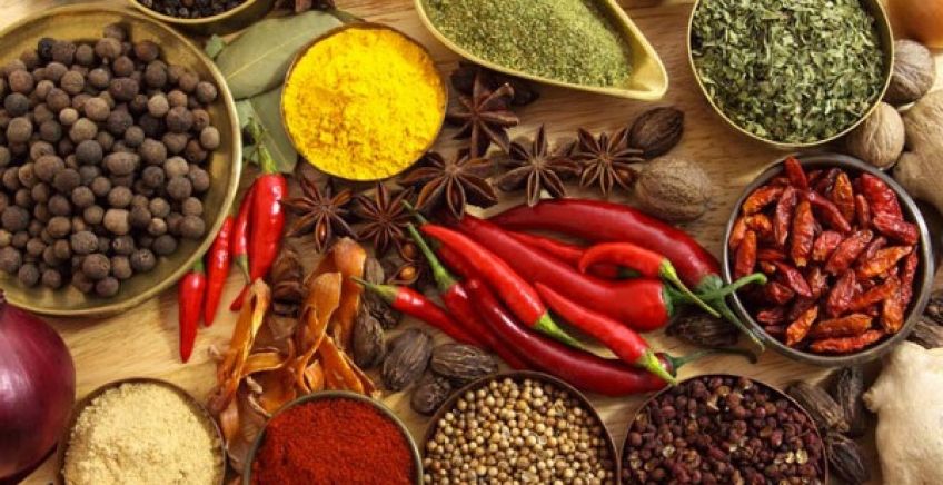 مدت زمان نگهداری ادویه و سبزیجات خشک