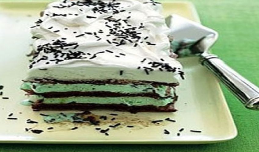 آموزش تهیه کیک بستنی شکلاتی و نعنایی با طعم بی نظیر