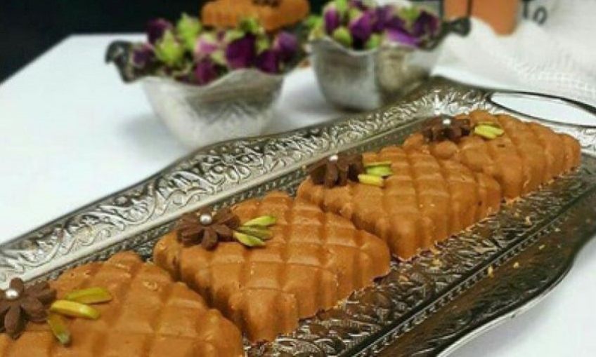 آموزش تهیه حلوای آرد نخودچی و گردو