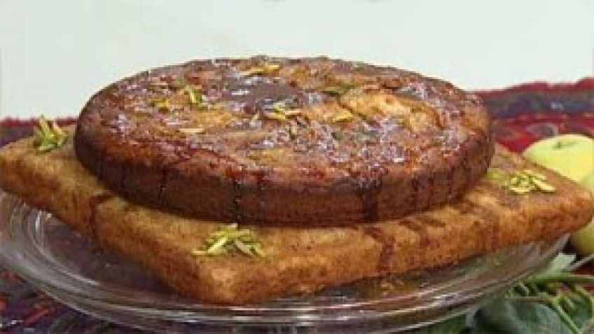 آموزش تهیه کیک خرما با سس کاراملی