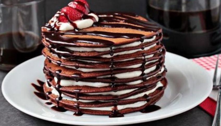 آموزش تهیه کیک شکلاتی پنکیک
