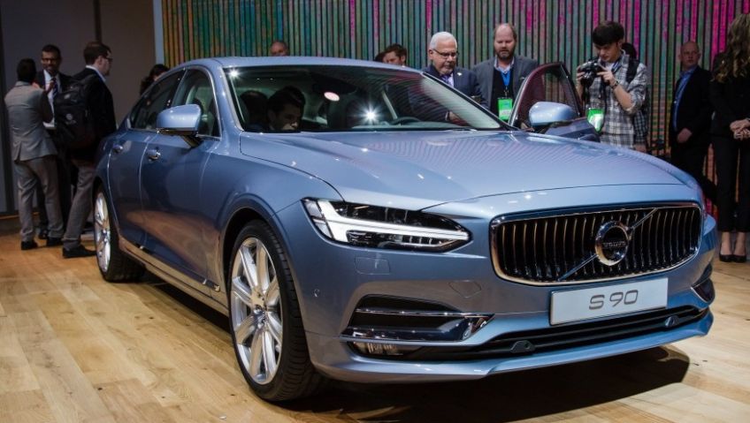 بررسی و مشخصات سدان لوکس ولوو S90
