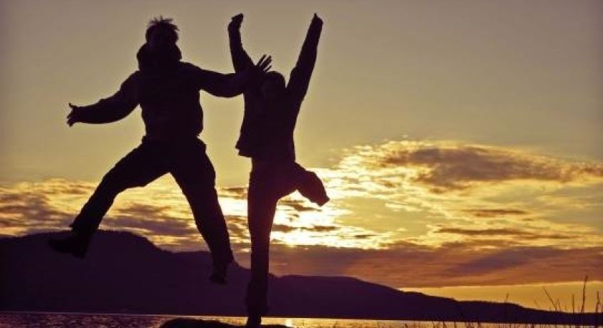 ویژگی های رفتاری انسان های شاد که آنها را از بقیه متمایز می کند