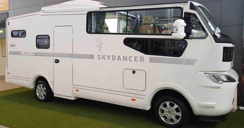 رونمایی از خودرو تفریحی کانورتیبل اسکای دنسر آپرو