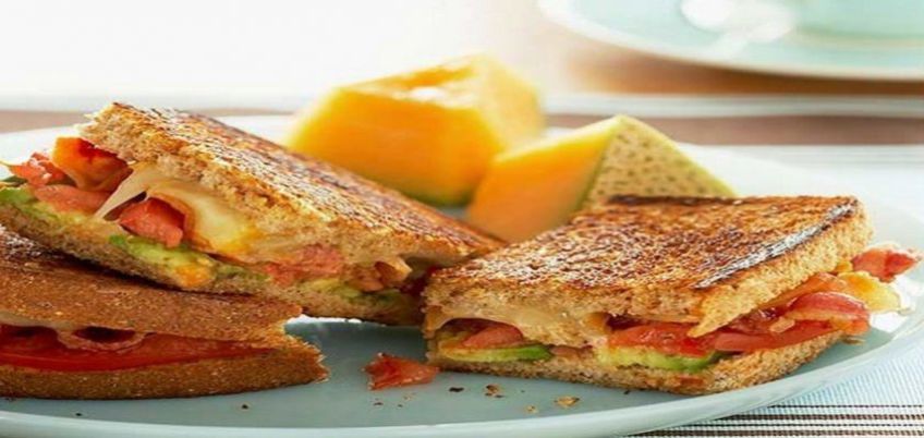 روش تهیه ساندویچ ژامبون دودی با شاهی