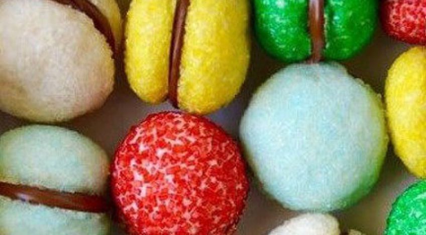 آموزش تهیه کوکی رنگی شکلاتی از شیرینی های فانتزی رنگی