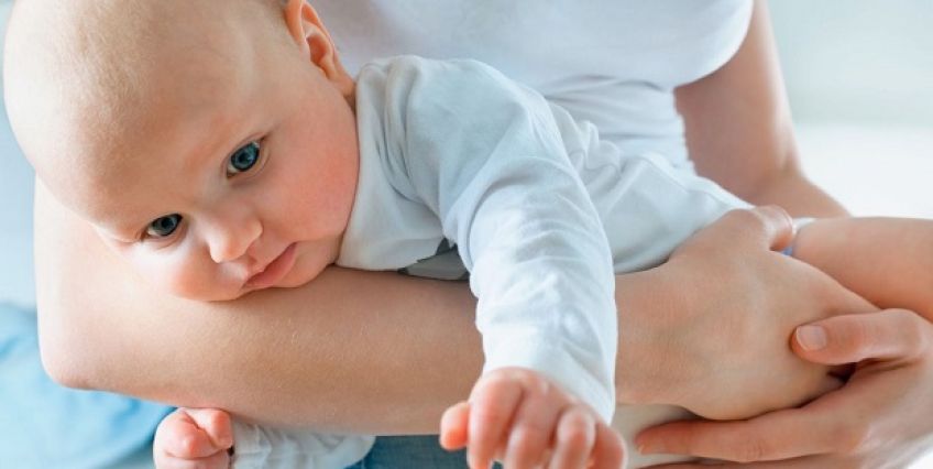 آیا نوزاد بعد از شیر  باید حتما آروغ بزند
