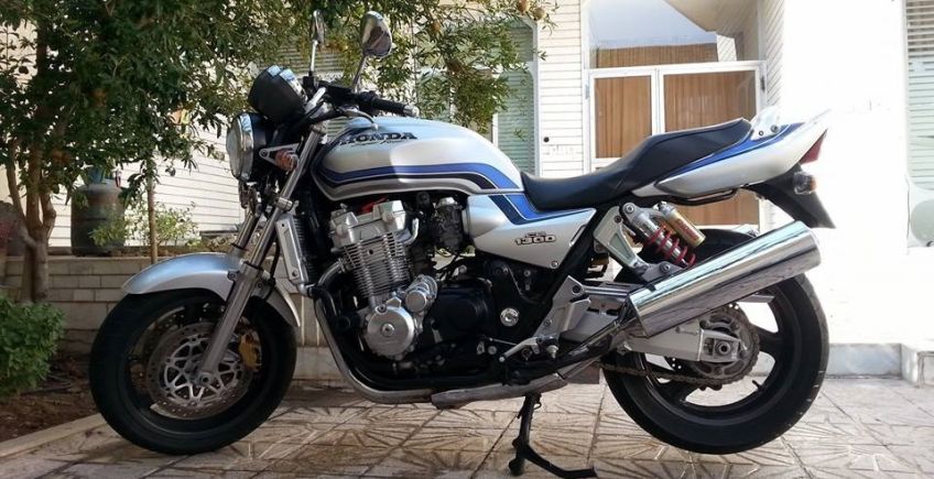بررسی و مشخصات موتور سیکلت هوندا CB 1300