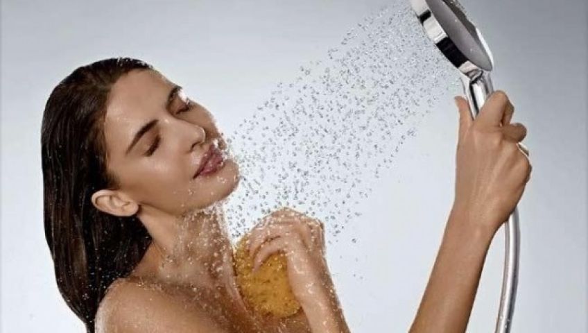مزایا و معایب دوش گرفتن روزانه