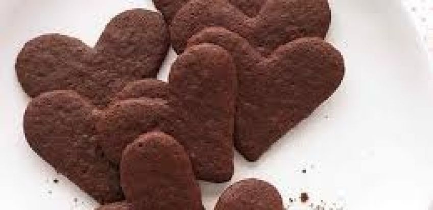 آموزش تهیه بیسکویت شکلاتی ولنتاین خوشمزه