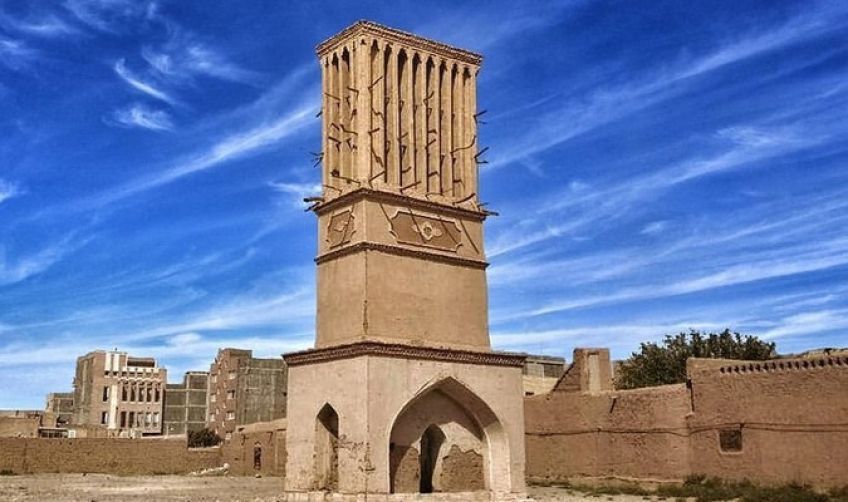 آشنایی با حاصل استقامت مردم در کویر و خودنمایی بادگیر معین استان کرمان