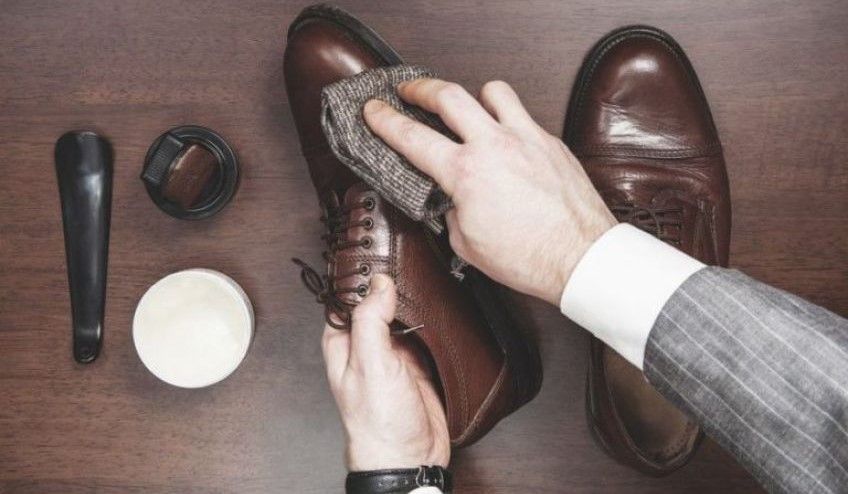 چگونه کیف و کفش خود را براق کنیم