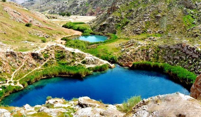 دریاچه دو قلو سیاه گاو شهرستان آبدانان از جاذبه های بکر طبیعی ایلام
