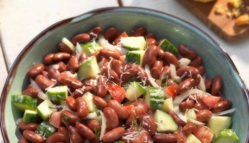 طرز تهیه سالاد لوبیا با کنسرو لوبیا و خیار یک سالاد لذیذ و مغذی