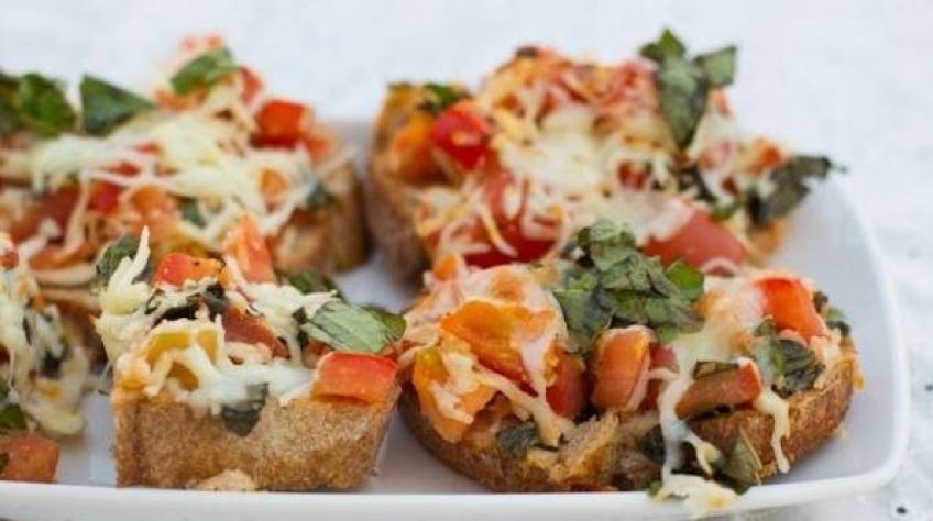 دستور تهیه پیتزا بروشتا فست فودی مغذی و خوشمزه