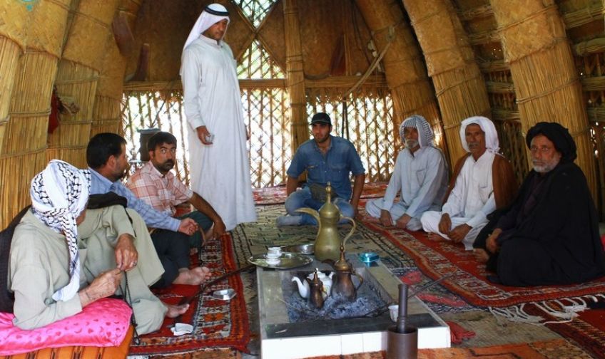 مضیف و مراسم قهوه خوری نمادی از مهمان‌ نوازی مردم خوزستان