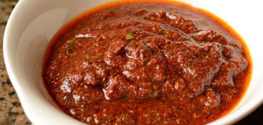 طرز تهیه چاشنی ویندالو چاشنی تند و تیز هندی طعم دهنده بسیار خوبی برای انواع خورشت و خوراک