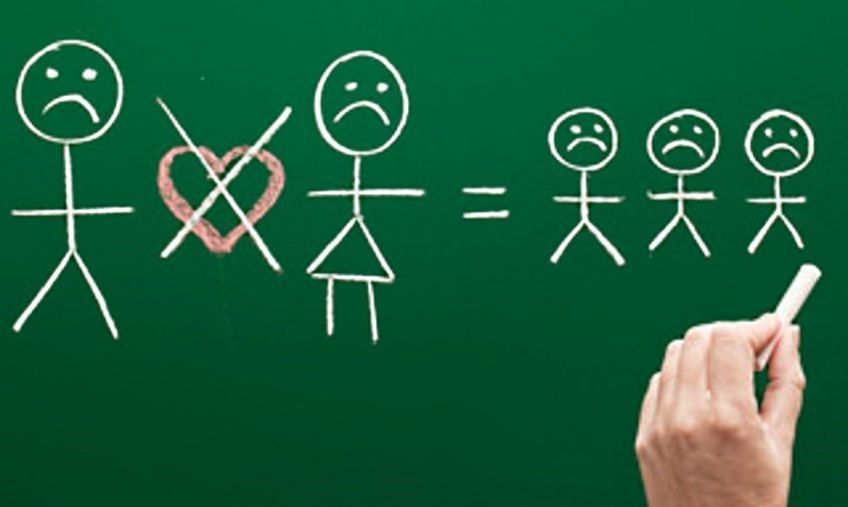 بررسی رابطه­ ی فرزند و والدین پس از یک طلاق پرکشمکش