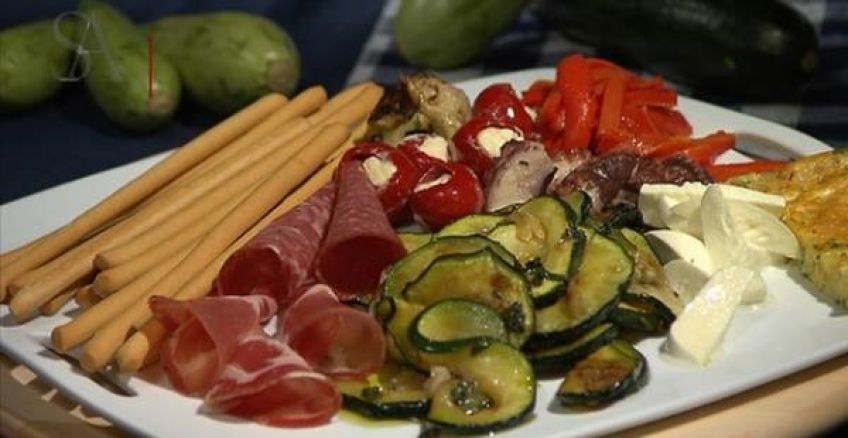 طرز تهیه سینی مزه ایتالیایی خوشمزه و مدرن