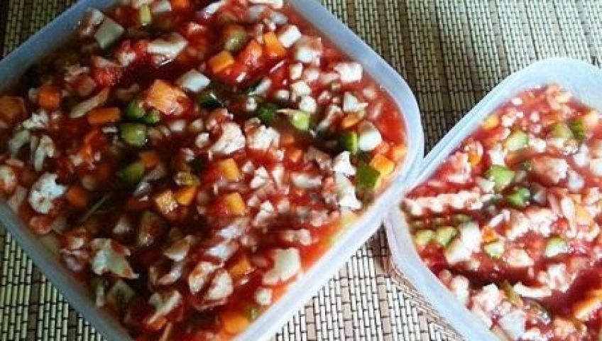 روش درست کردن ترشی سالاد فصل با آب گوجه و سبزیجات پرخاصیت
