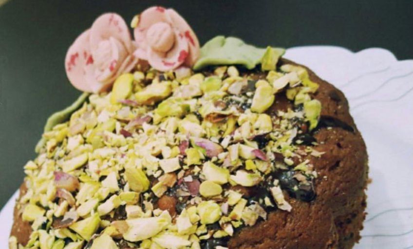 طرز پخت کیک خرما و پسته کیک خوش طعم و مغذی