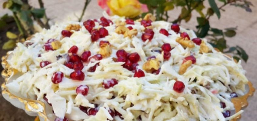 دستور تهیه سالاد انار و کلم یکی از سالادهای مجلسی و خوشمزه