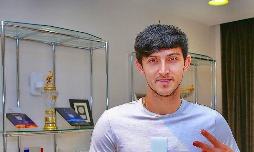 بیوگرافی و عکس های سردار آزمون بازیکن تیم ملی فوتبال ایران