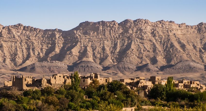 رشته کوه کرکس مهمترین کوه شهرستان نطنز استان اصفهان