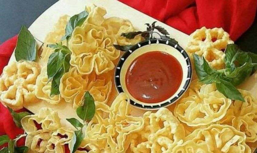 آموزش تهیه چیپس ذرت با طعم پیاز و جعفری