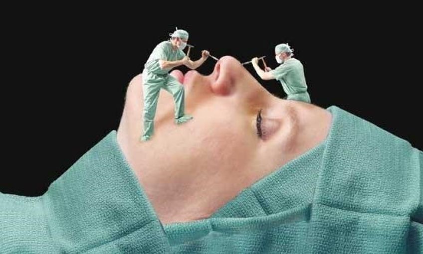 حکم شرعی عمل زیبایی توسط پزشک مرد