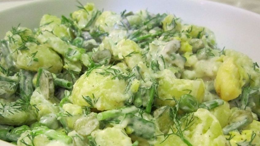 طرز تهیه سالاد سیب زمینی شوید