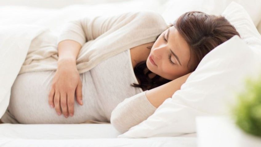 راهنمای کامل نحوه دراز کشیدن و بلند شدن در بارداری