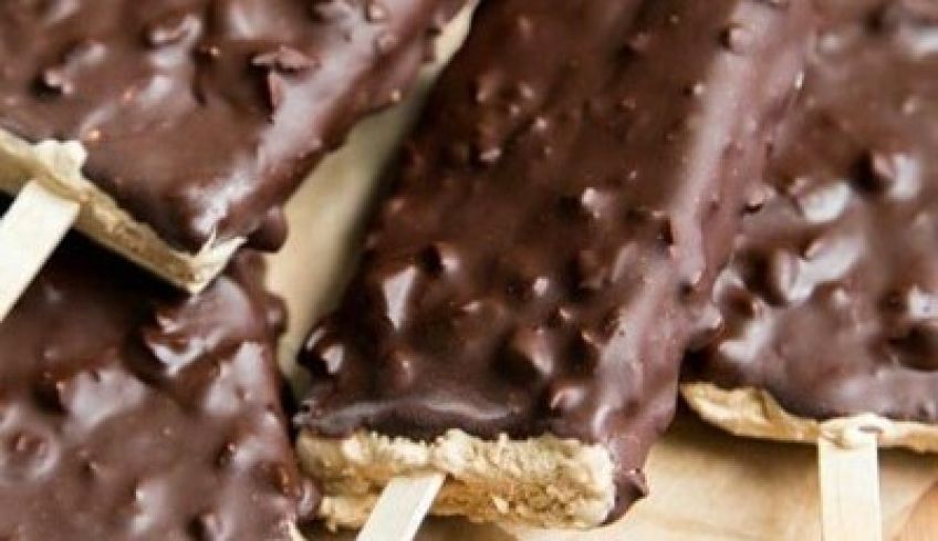 آموزش تهیه بستنی چوبی پودینگی با روکش شکلاتی
