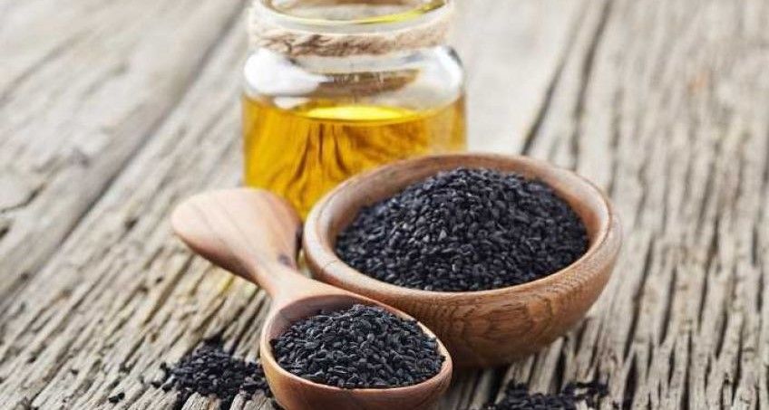 خواص روغن سیاه دانه برای پوست و مو