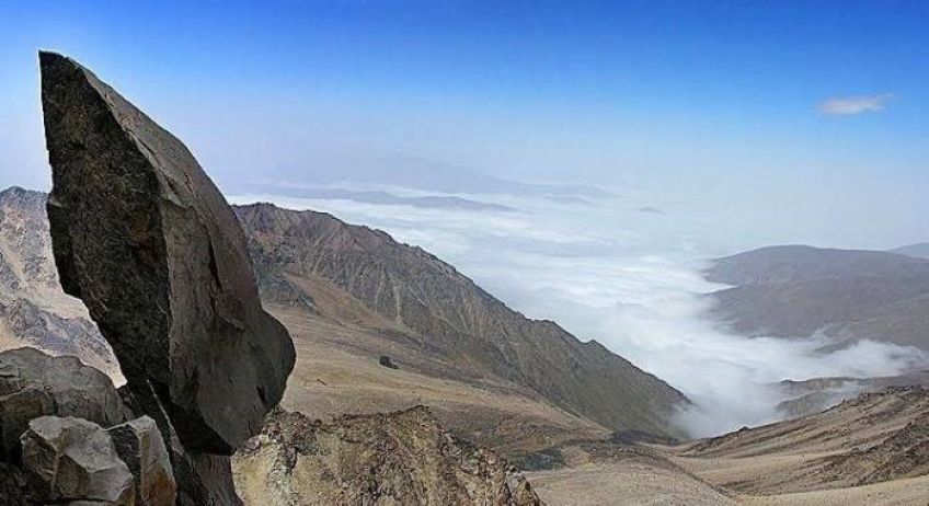 سنگ سماور عجیب ترین سنگ ایران در علم کوه استان مازندران