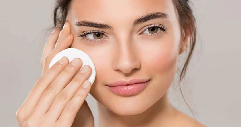 پاک کردن آرایش با ماست و خیار