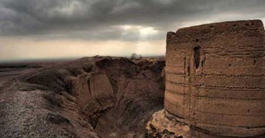 دژ کرشاهی یا قلعه دزدها در شهرستان آران و بیدگل استان اصفهان