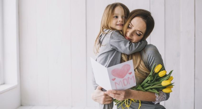 اشعار بسیار زیبا و احساسی برای روز مادر